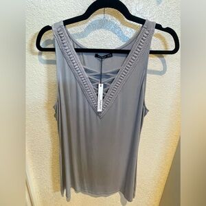 PattyBoutik- Women Sleeveless Criss Cross V Neck Lace Trim Blouse